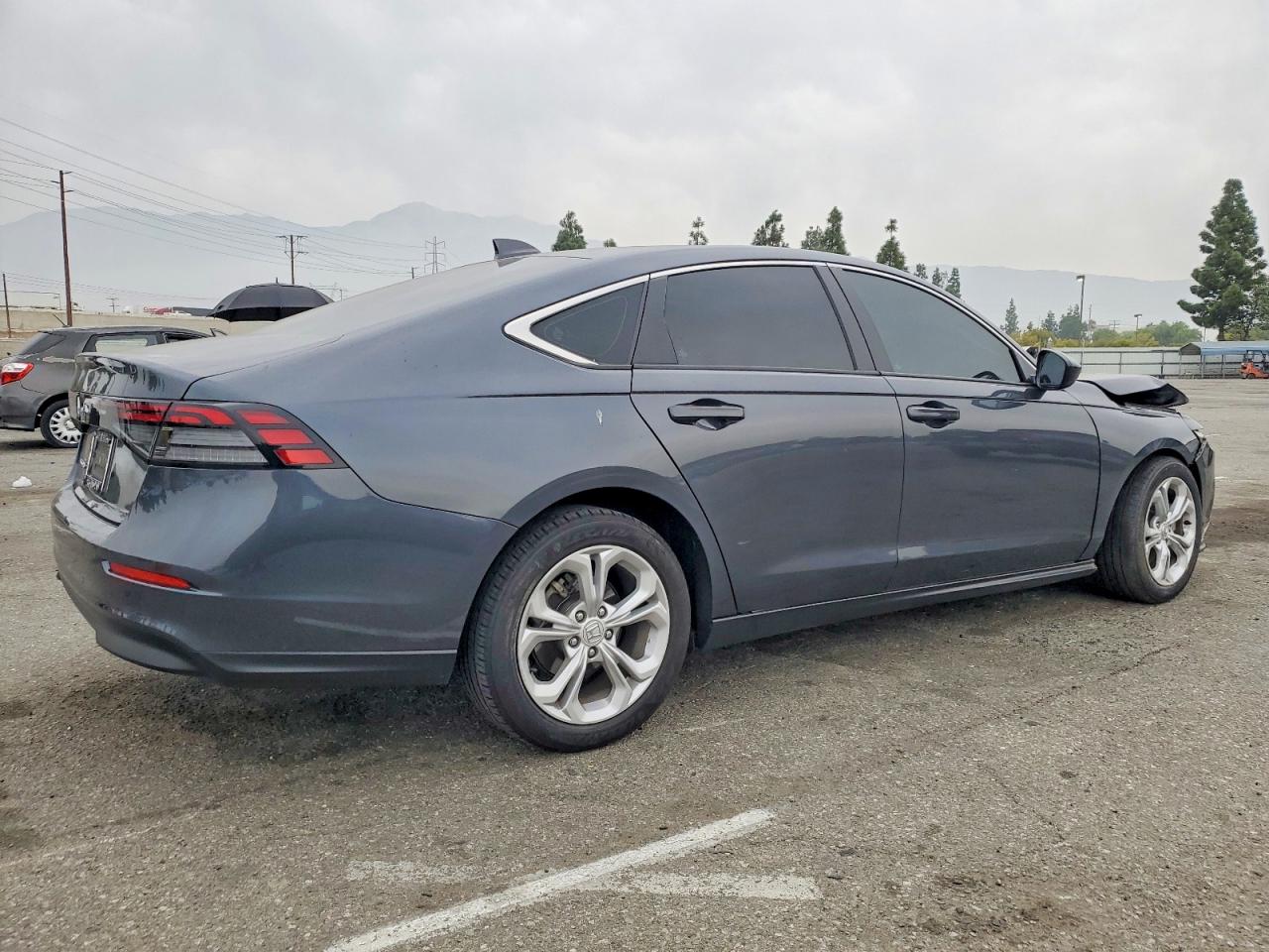 2025 HONDA ACCORD LX photo 3