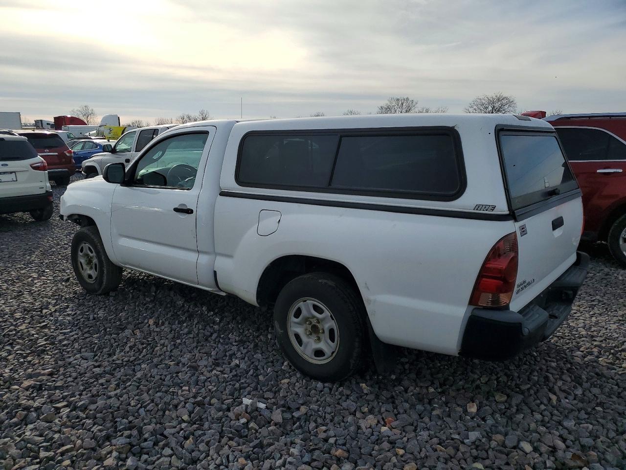 2013 TOYOTA TACOMA photo 2