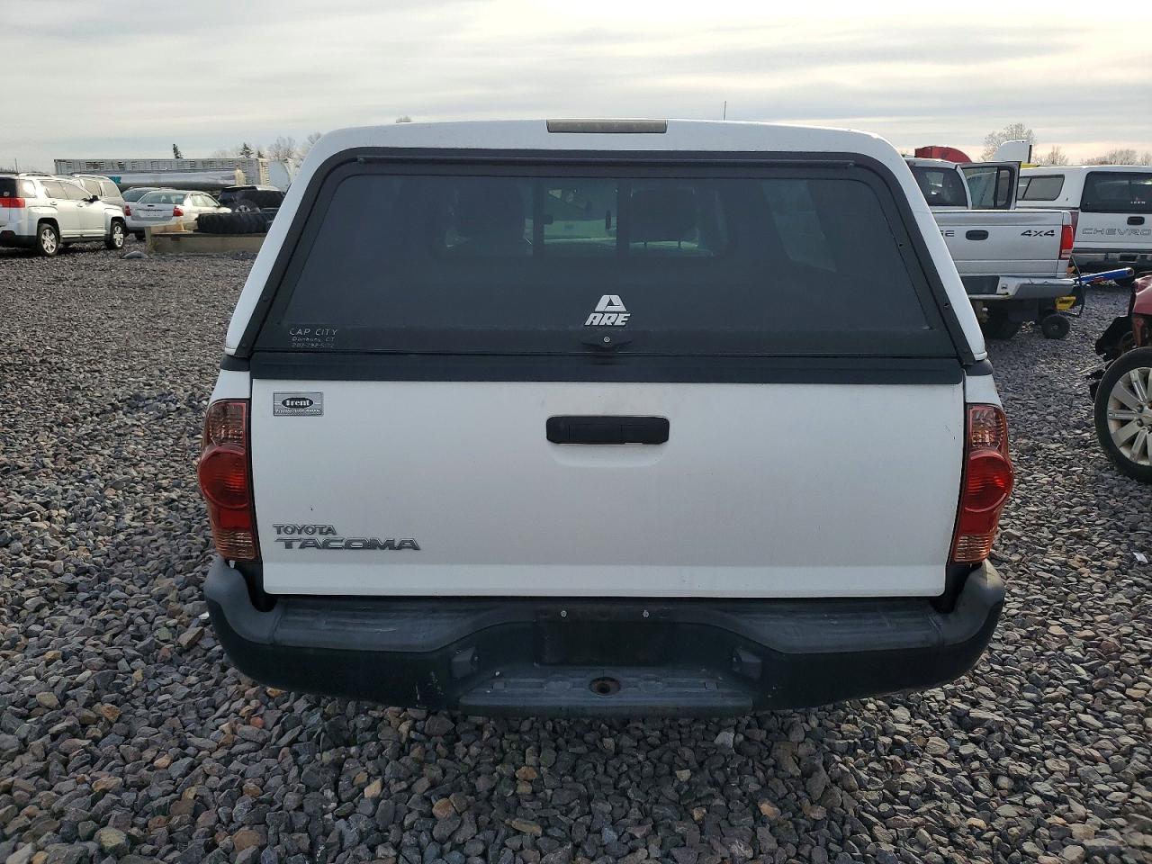 2013 TOYOTA TACOMA photo 6
