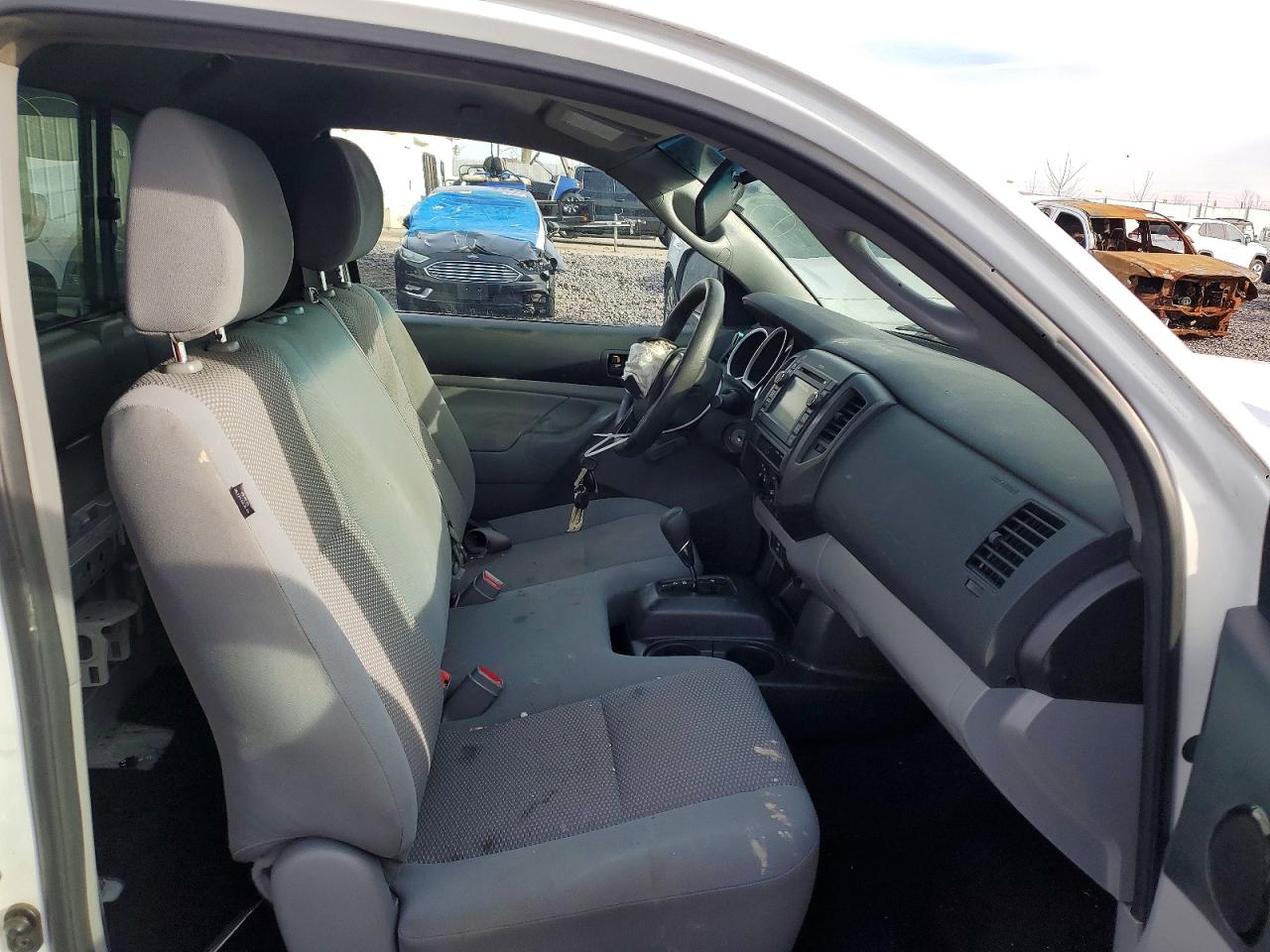 2013 TOYOTA TACOMA photo 10