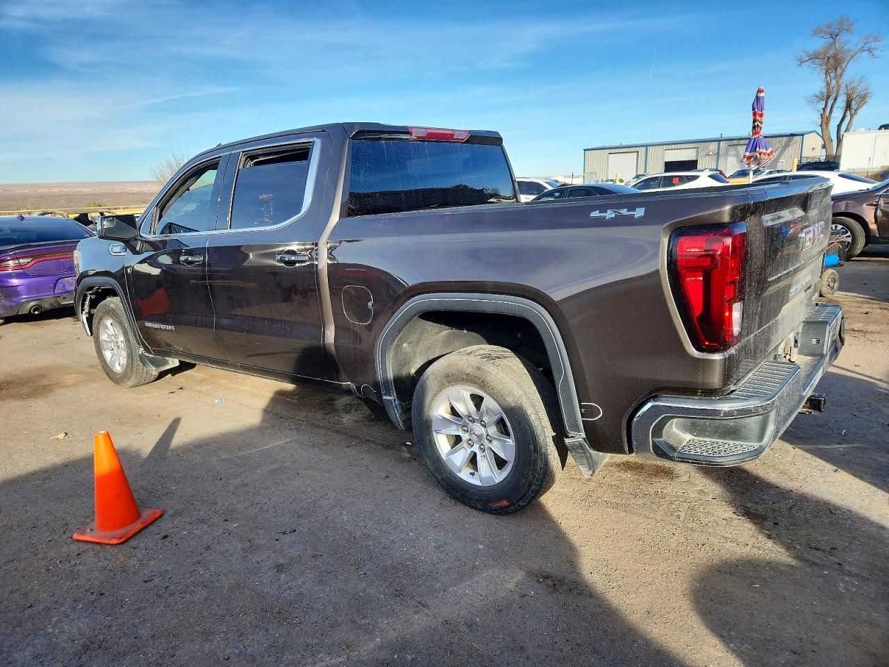 2021 GMC SIERRA K1500 SLE photo 2