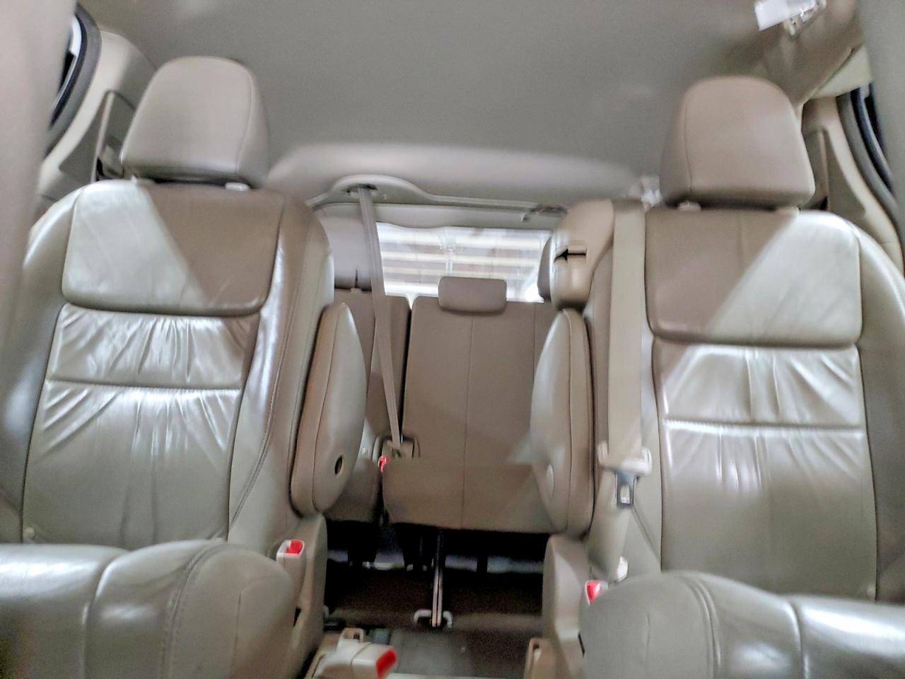 2016 TOYOTA SIENNA XLE photo 10