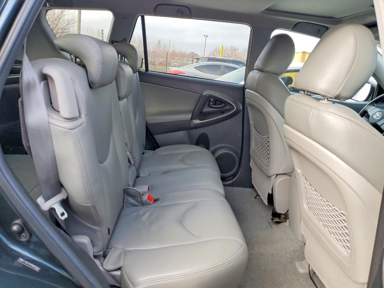 2011 TOYOTA RAV4 photo 10