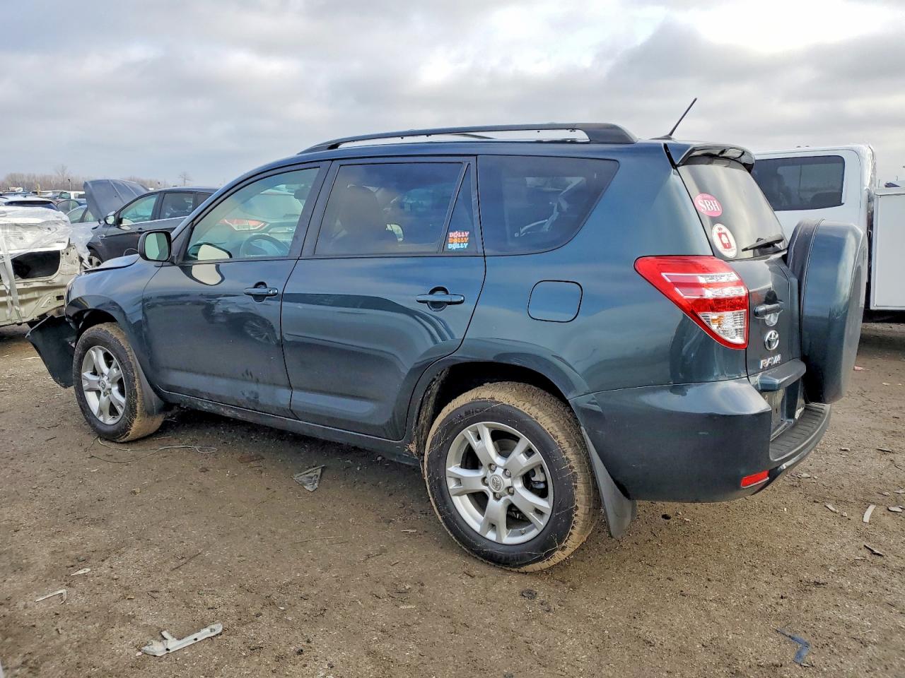 2011 TOYOTA RAV4 photo 2