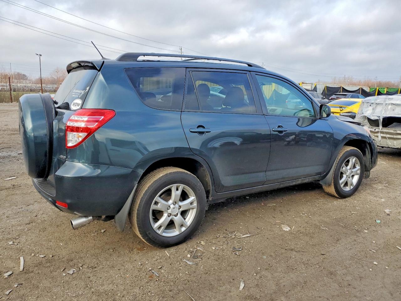2011 TOYOTA RAV4 photo 3