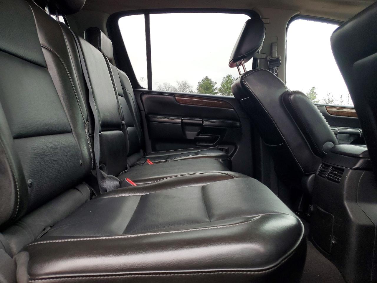 2011 NISSAN ARMADA SV photo 11