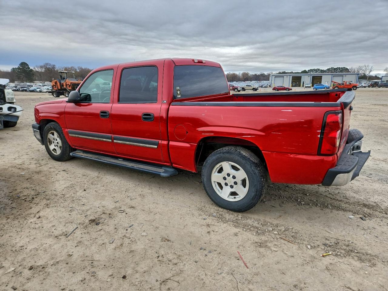 2005 CHEVROLET SILVERADO C1500 photo 2