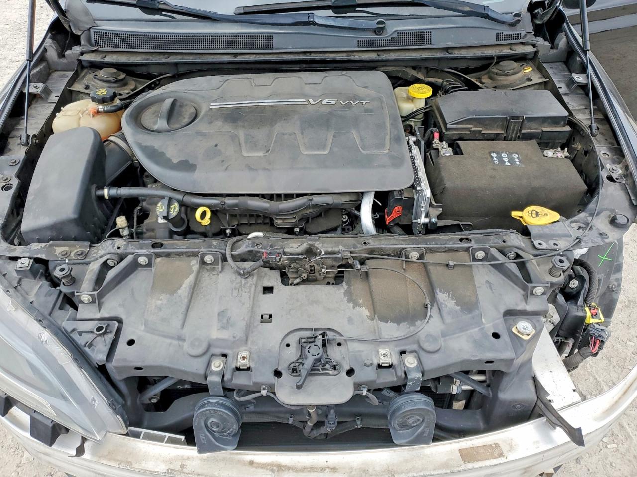 2015 CHRYSLER 200 C photo 11