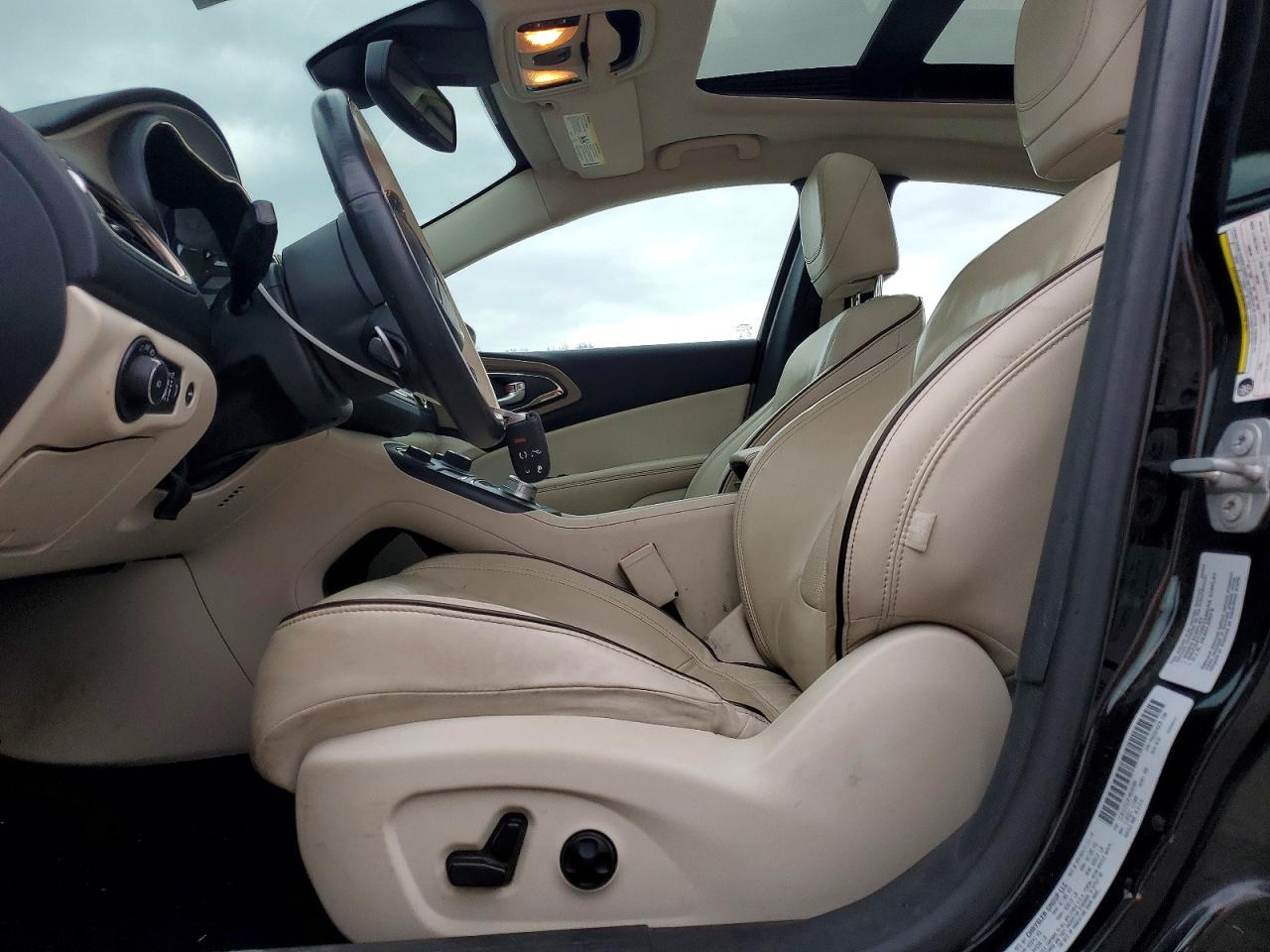 2015 CHRYSLER 200 C photo 7