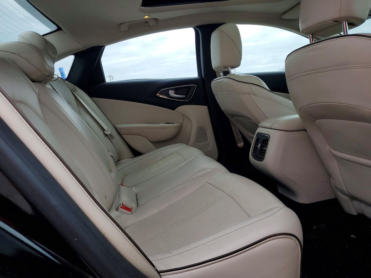 2015 CHRYSLER 200 C photo 10