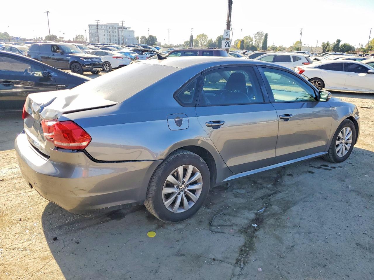 2014 VOLKSWAGEN PASSAT S photo 3