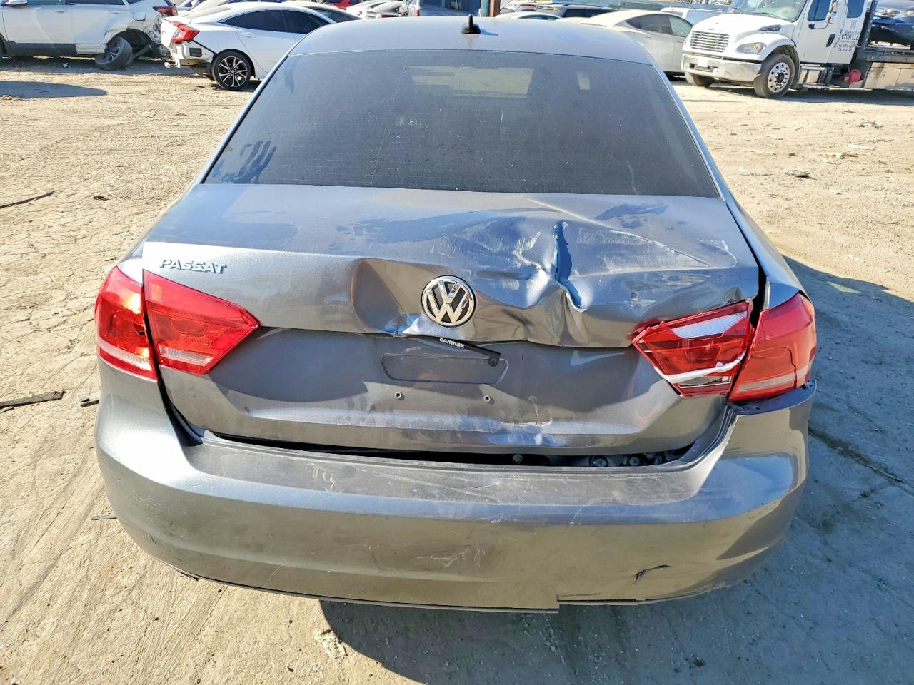 2014 VOLKSWAGEN PASSAT S photo 6