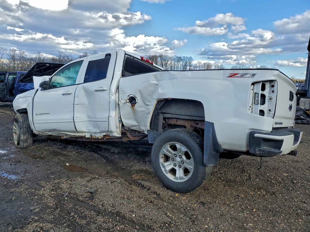 2016 CHEVROLET SILVERADO K1500 LT photo 2