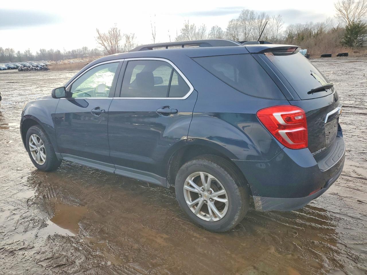 2017 CHEVROLET EQUINOX LT photo 4