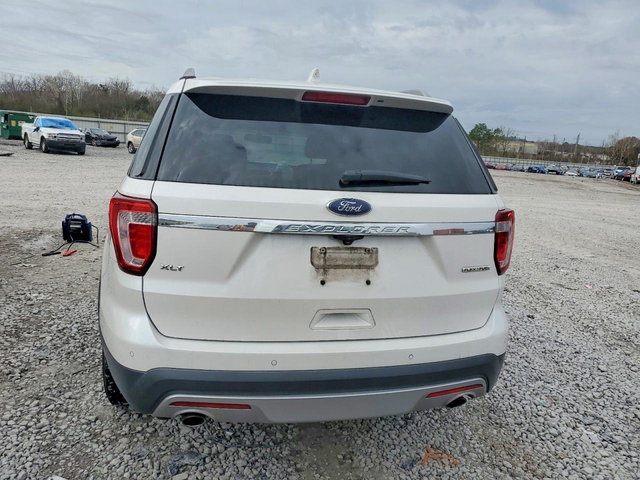 2016 FORD EXPLORER XLT photo 11
