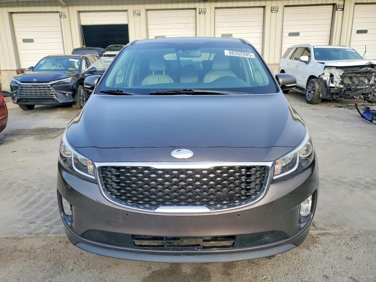 2018 KIA SEDONA EX photo 5