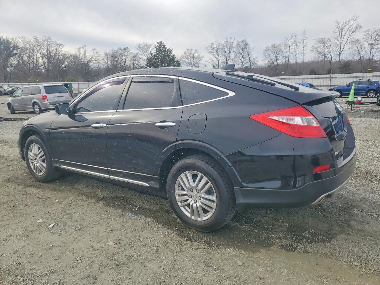 2013 HONDA CROSSTOUR EXL photo 2