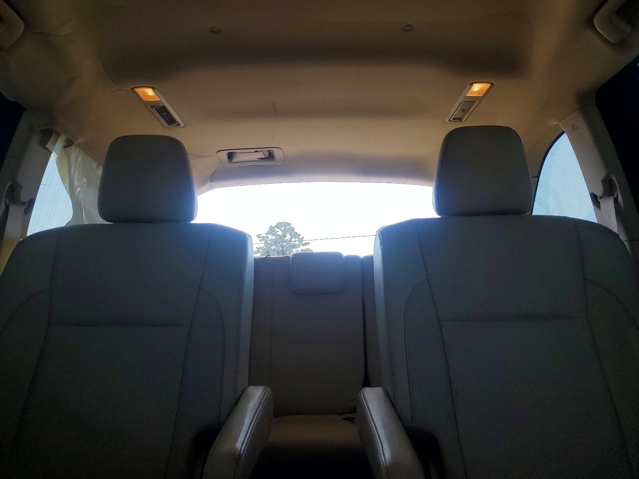2016 TOYOTA HIGHLANDER LIMITED photo 10