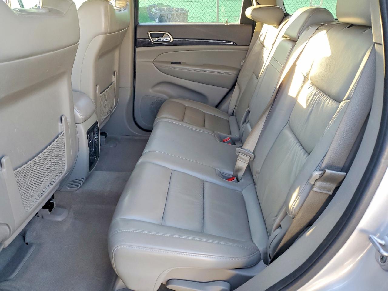 2011 JEEP GRAND CHEROKEE LAREDO photo 21