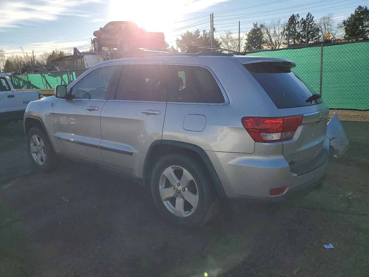 2011 JEEP GRAND CHEROKEE LAREDO photo 3