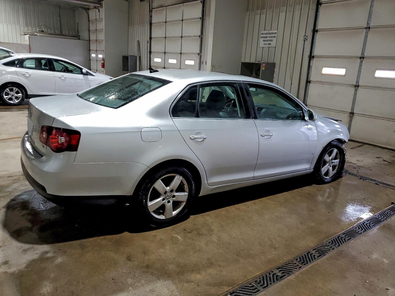 2009 VOLKSWAGEN JETTA SE photo 3
