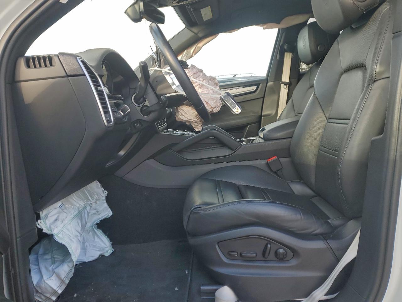 2022 PORSCHE CAYENNE photo 7