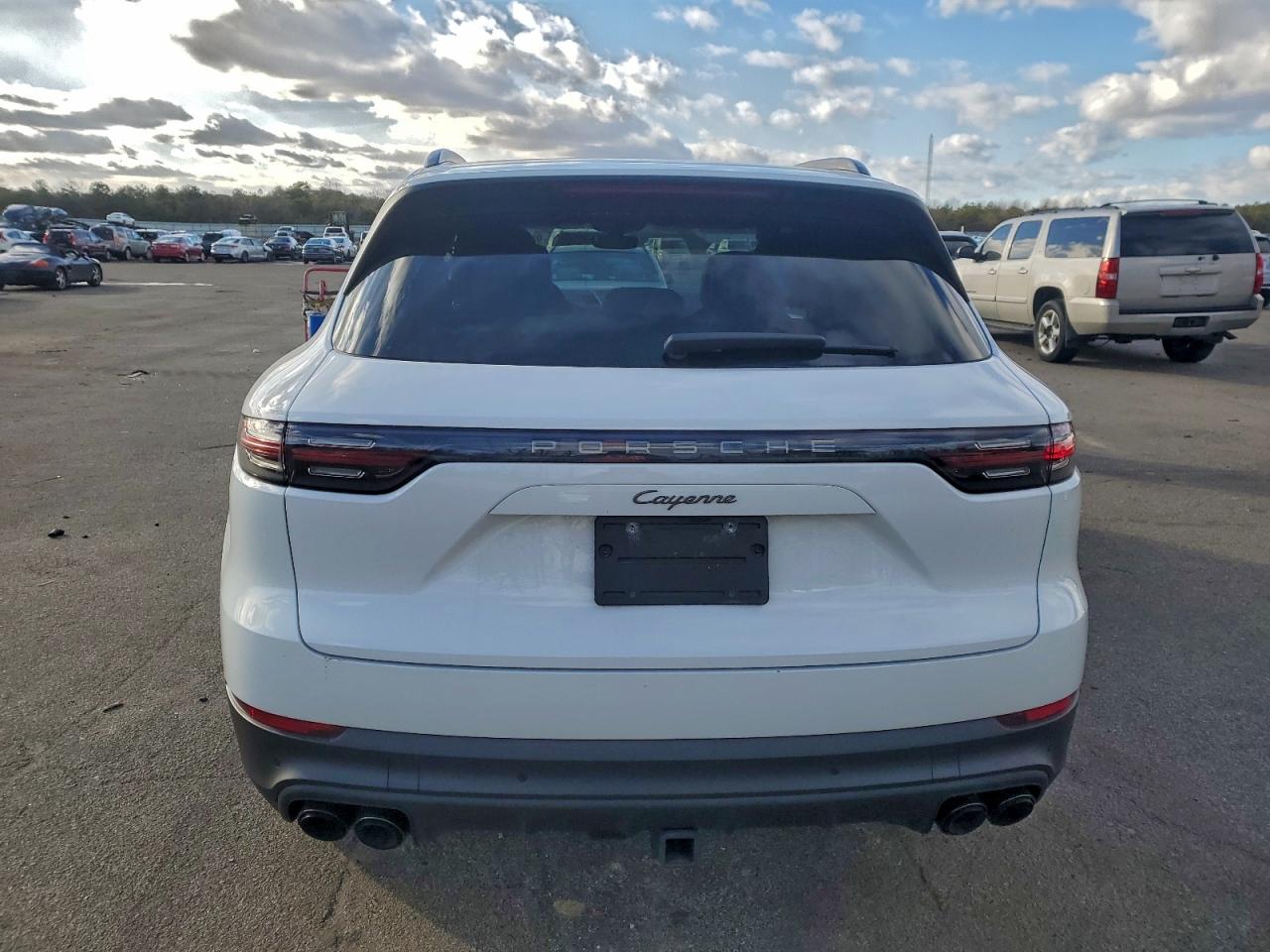 2022 PORSCHE CAYENNE photo 6