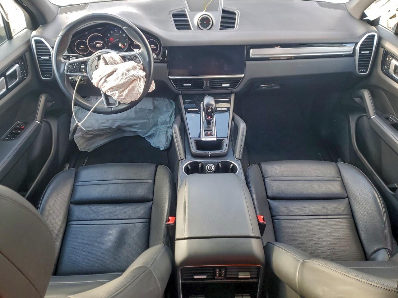2022 PORSCHE CAYENNE photo 8