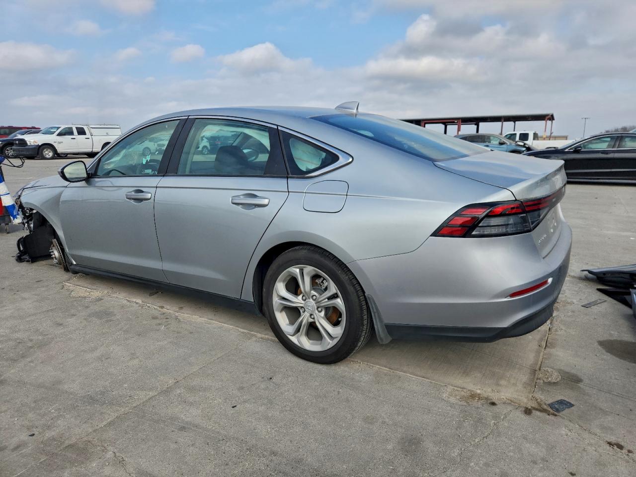 2024 HONDA ACCORD LX photo 3