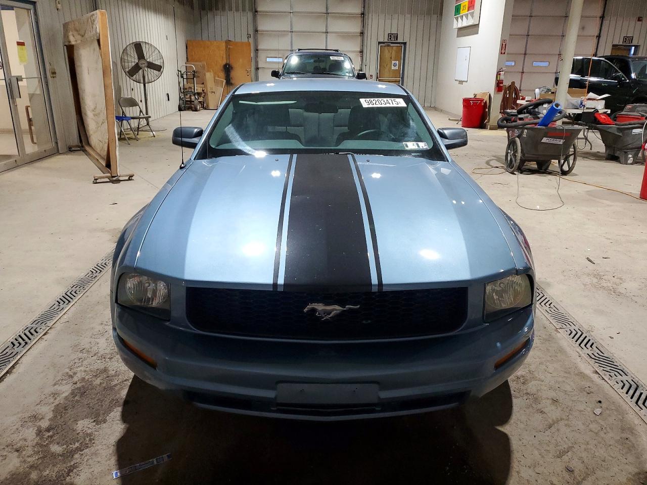 2005 FORD MUSTANG photo 5