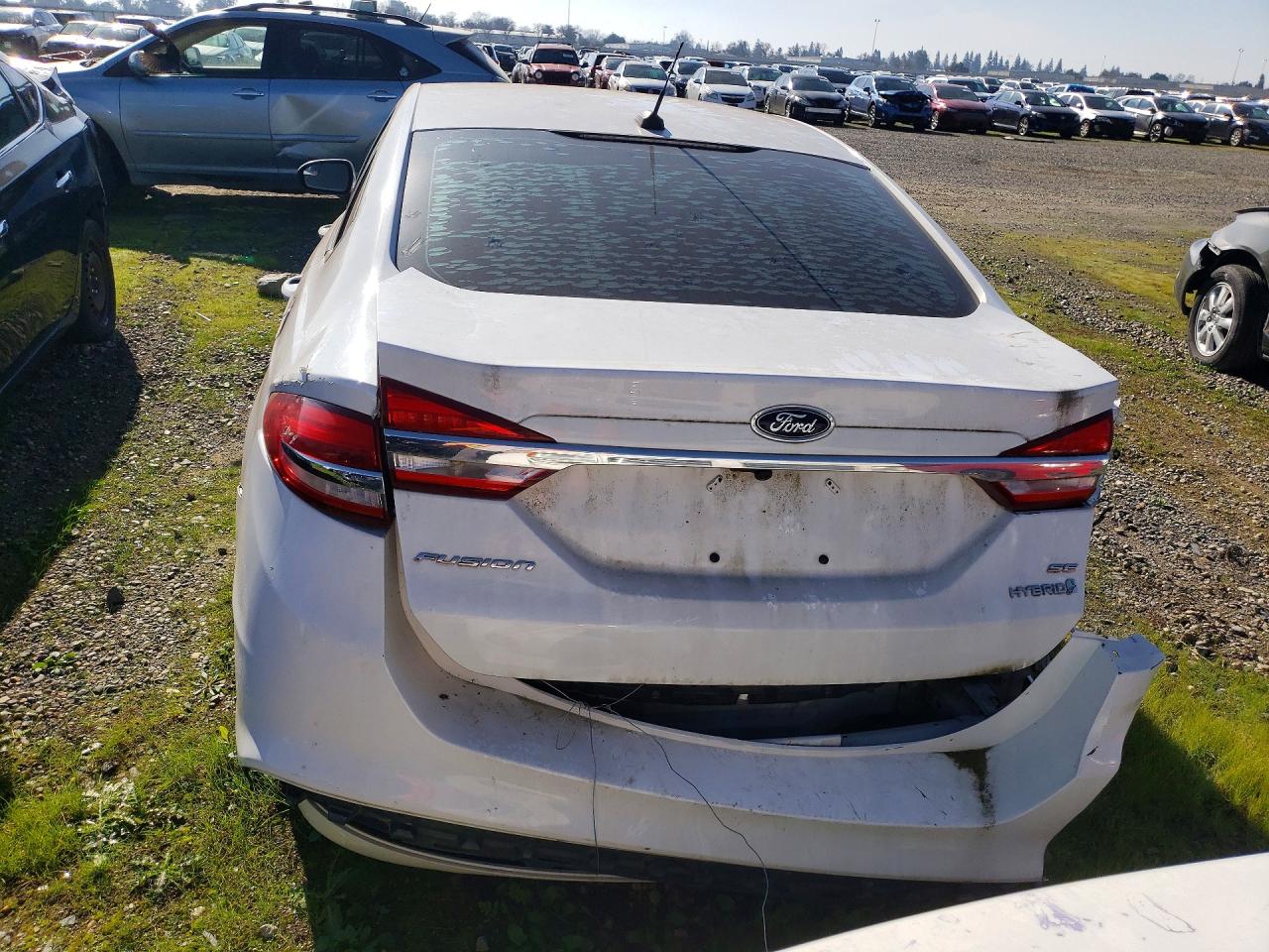 2017 FORD FUSION SE HYBRID photo 6