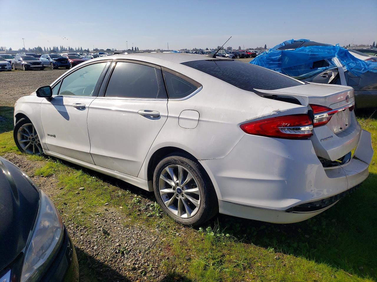 2017 FORD FUSION SE HYBRID photo 2