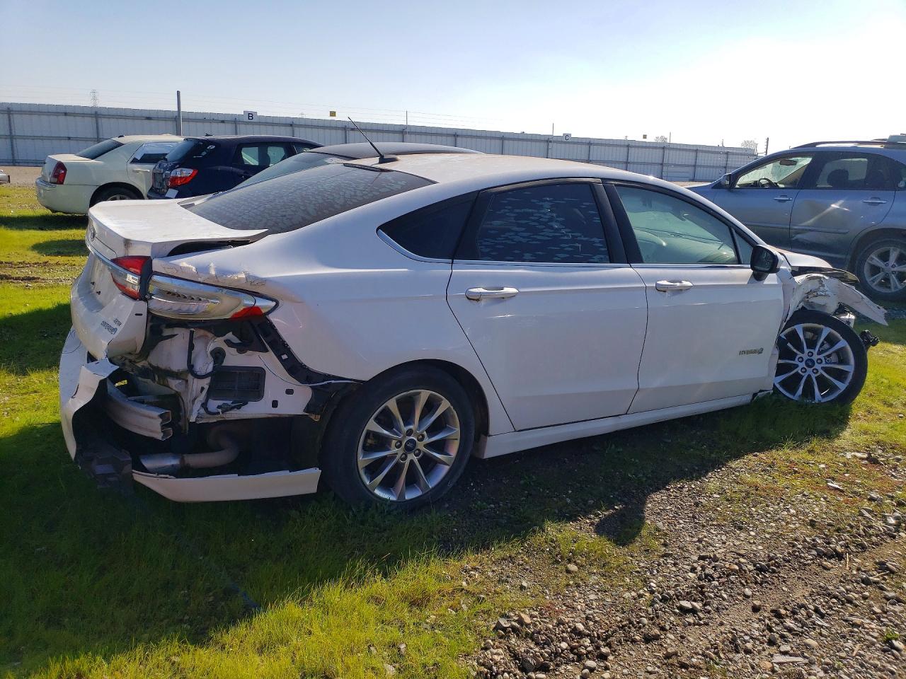 2017 FORD FUSION SE HYBRID photo 3