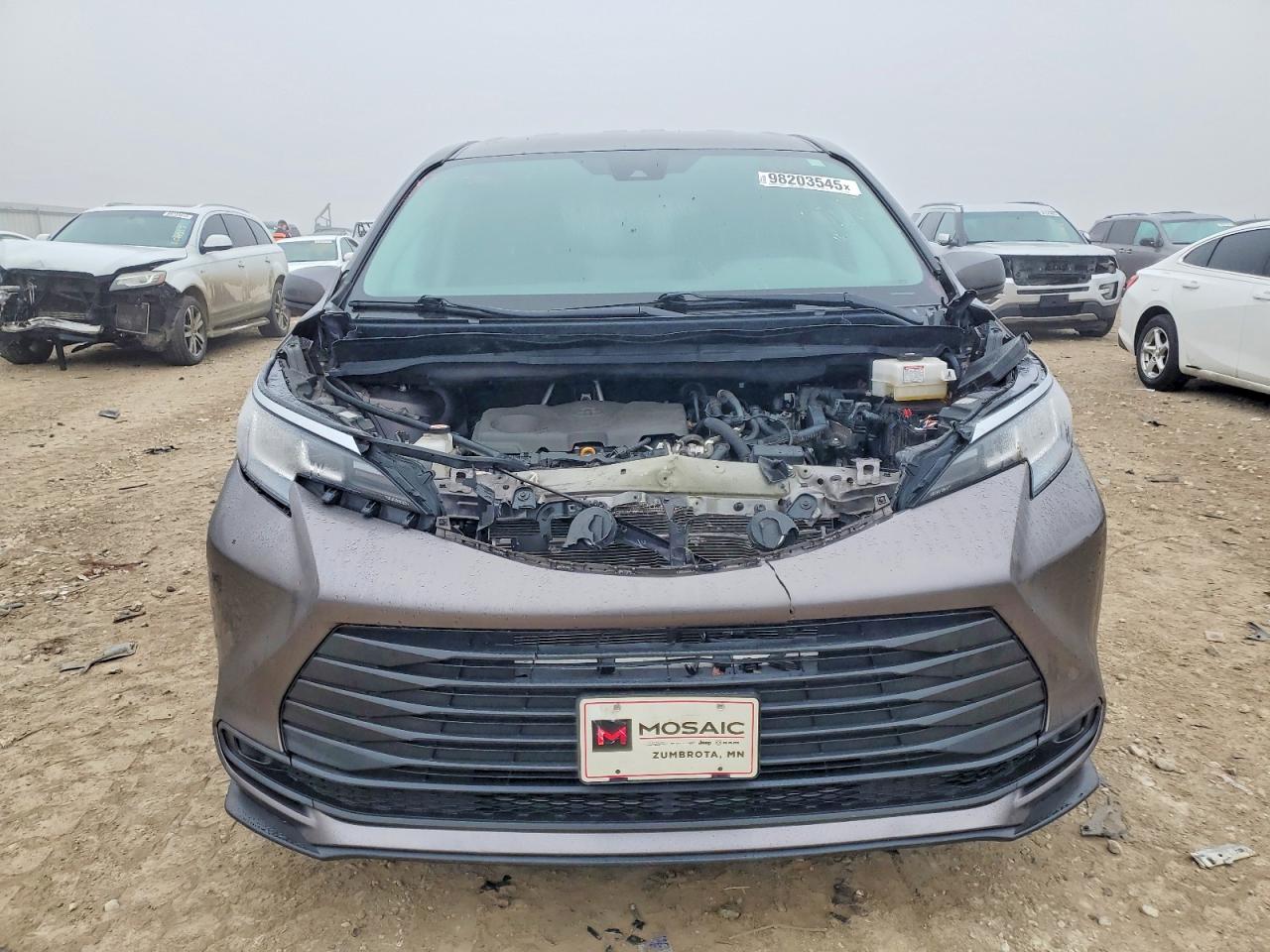 2022 TOYOTA SIENNA LE photo 5