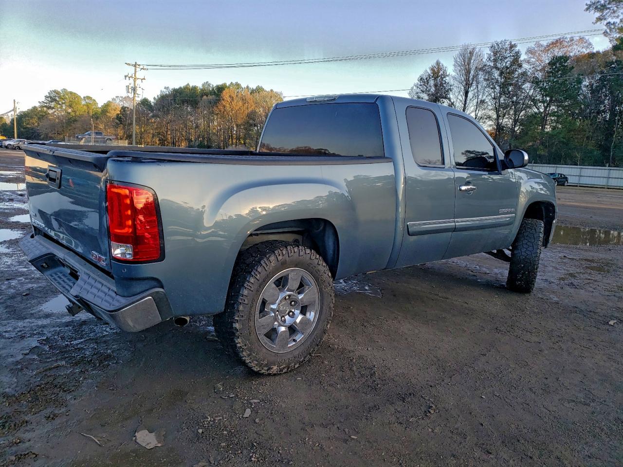 2011 GMC SIERRA C1500 SLE photo 3