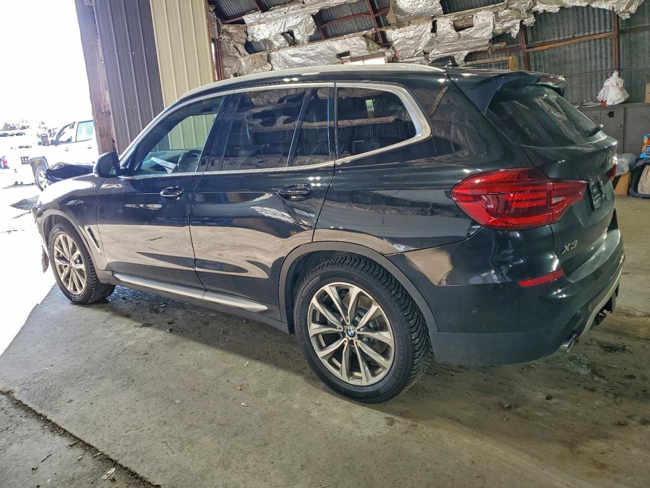 2018 BMW X3 XDRIVE30I photo 2