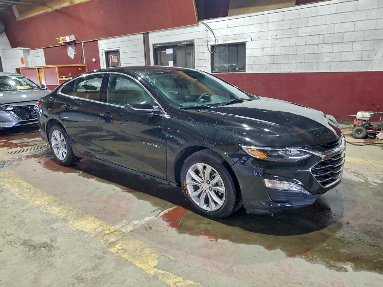2025 CHEVROLET MALIBU LT photo 4