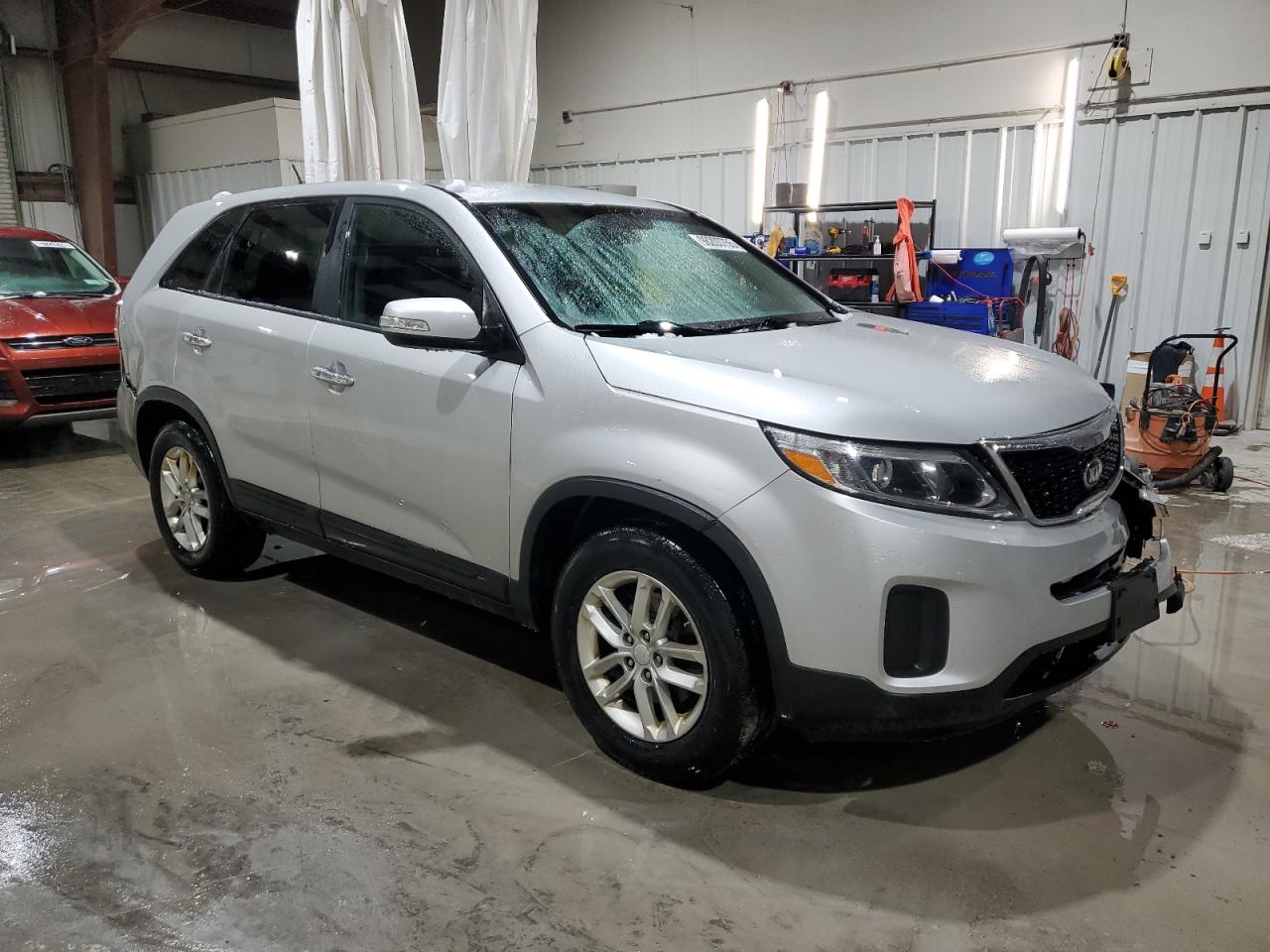 2015 KIA SORENTO LX photo 4