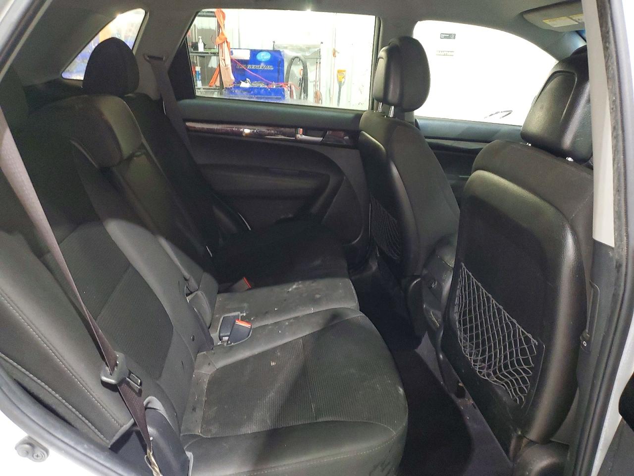 2015 KIA SORENTO LX photo 11
