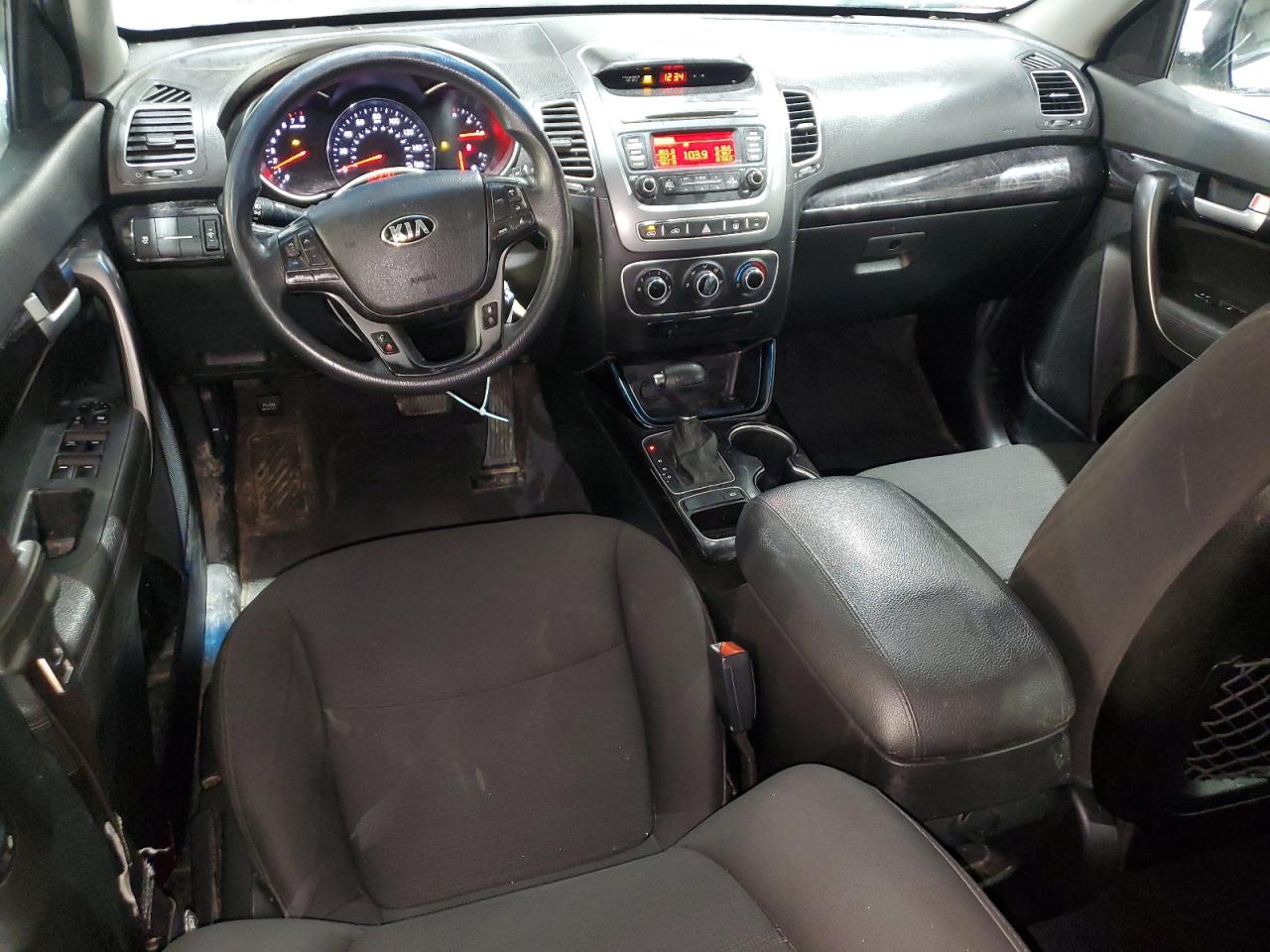 2015 KIA SORENTO LX photo 8