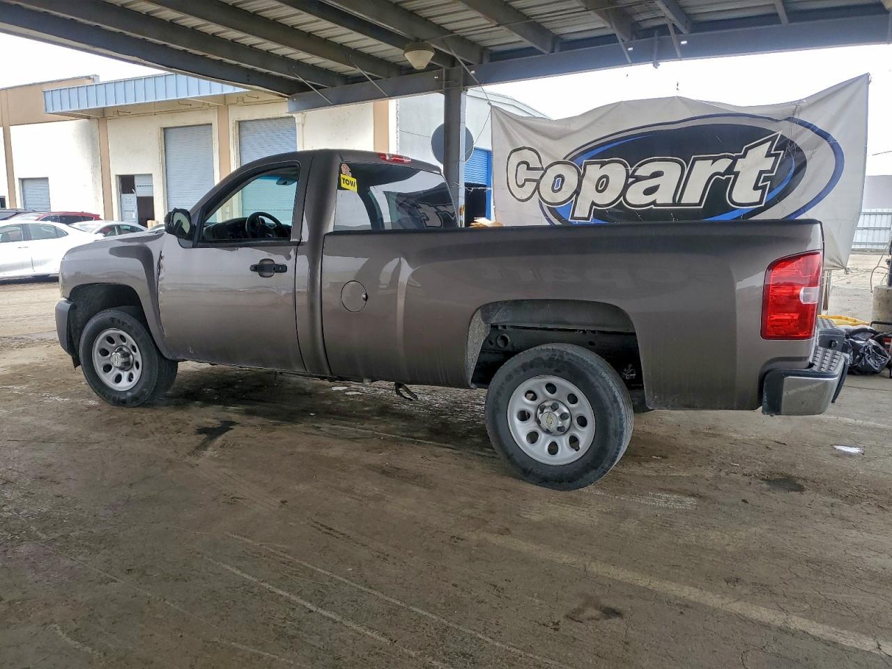 2013 CHEVROLET SILVERADO C1500 photo 2