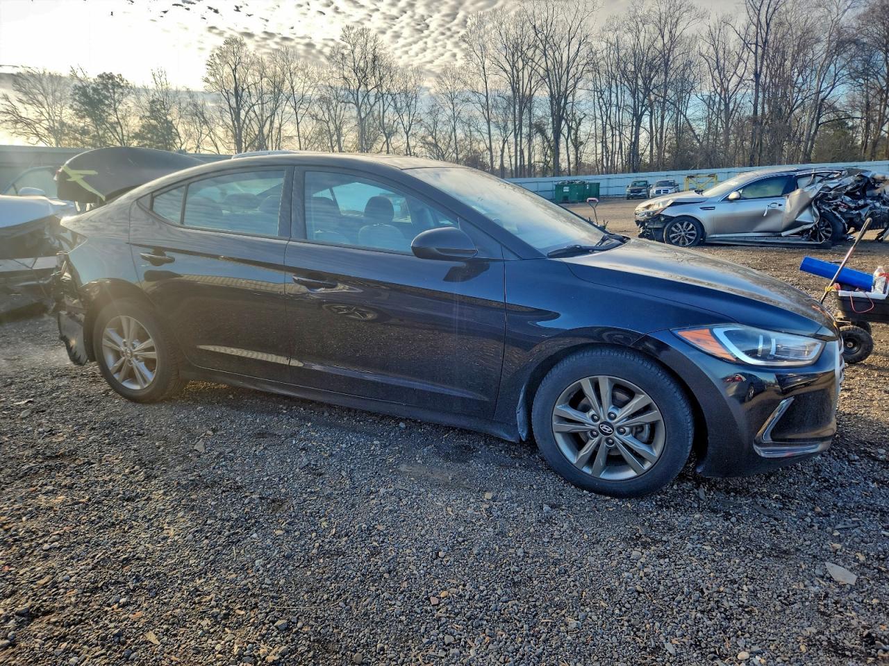 2018 HYUNDAI ELANTRA SEL photo 4