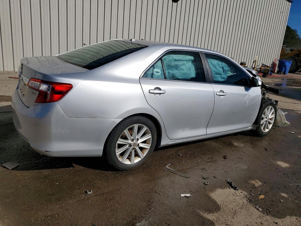 2012 TOYOTA CAMRY XLE photo 5