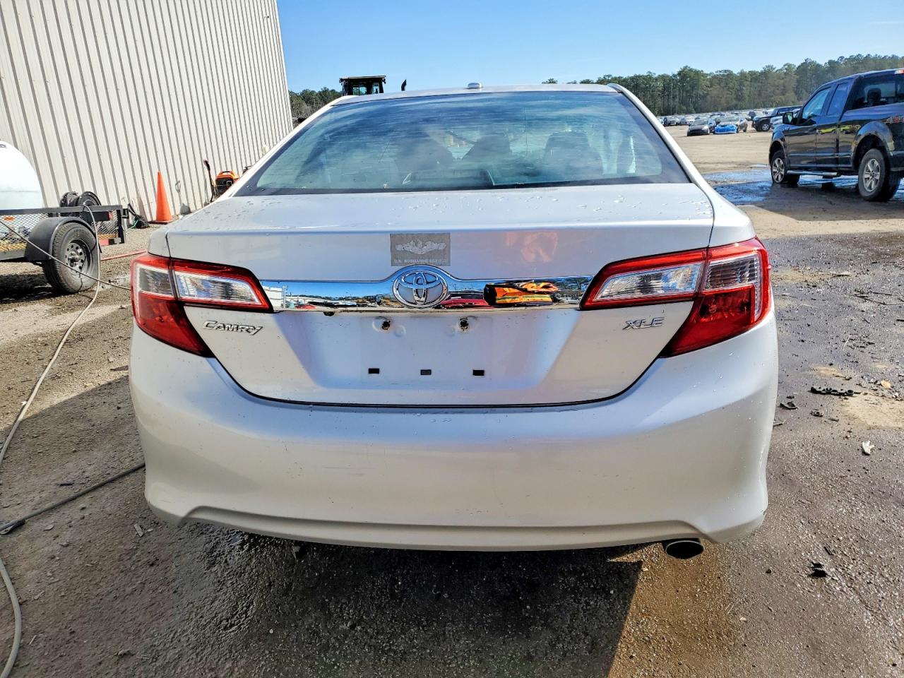 2012 TOYOTA CAMRY XLE photo 11