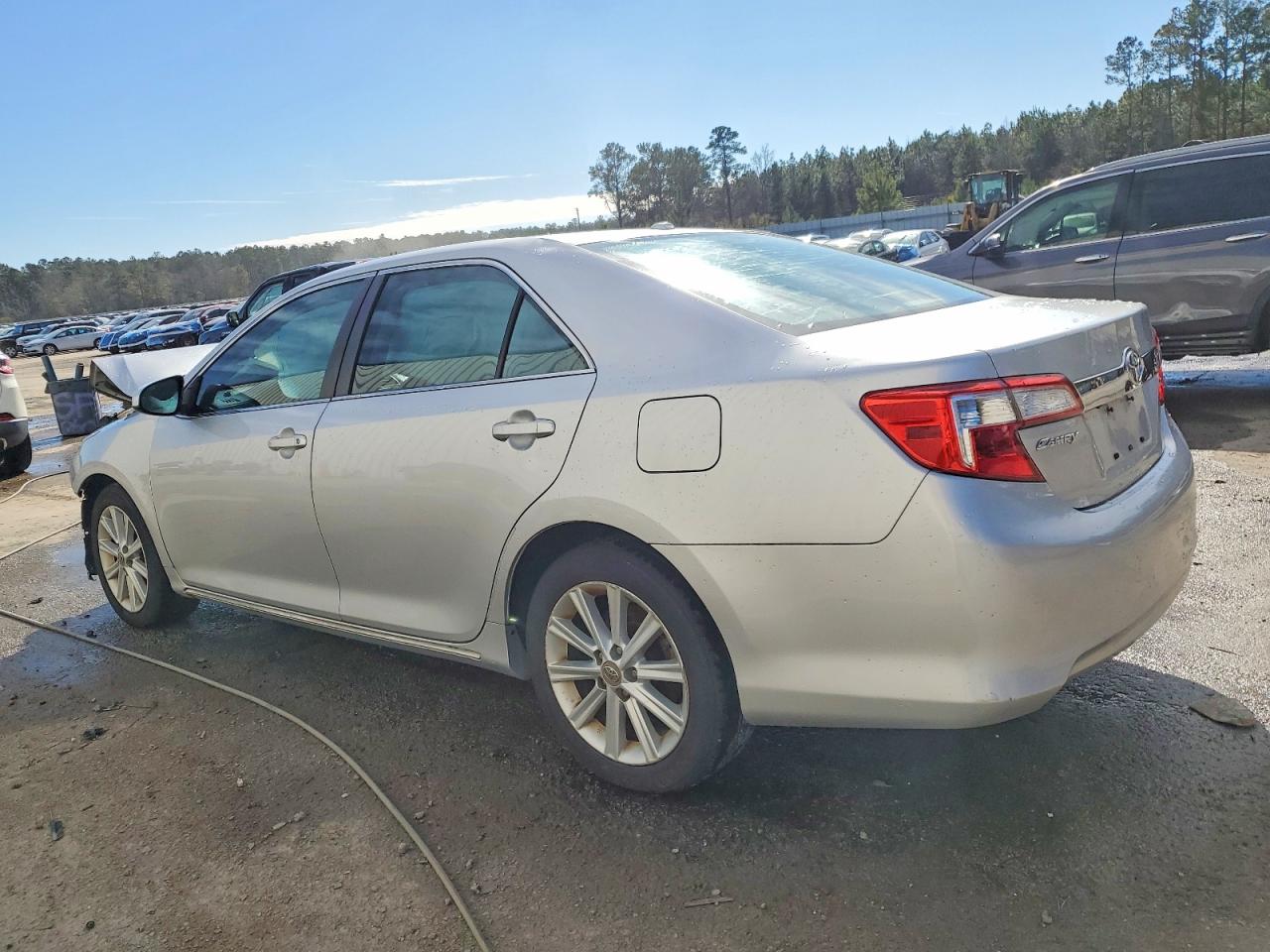 2012 TOYOTA CAMRY XLE photo 3