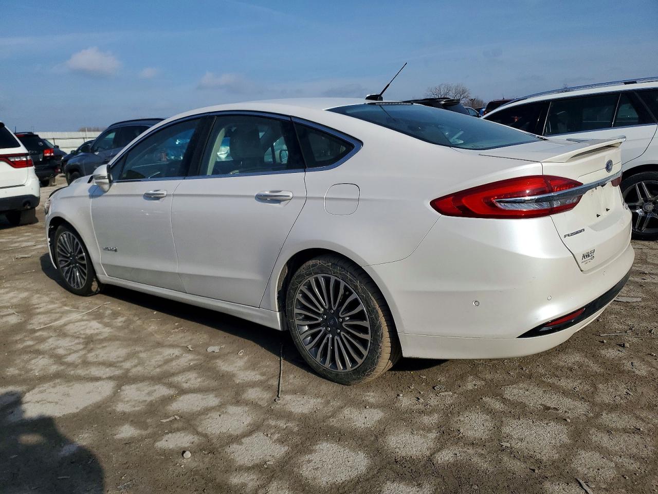 2018 FORD FUSION TITANIUM/PLATINUM HEV photo 2