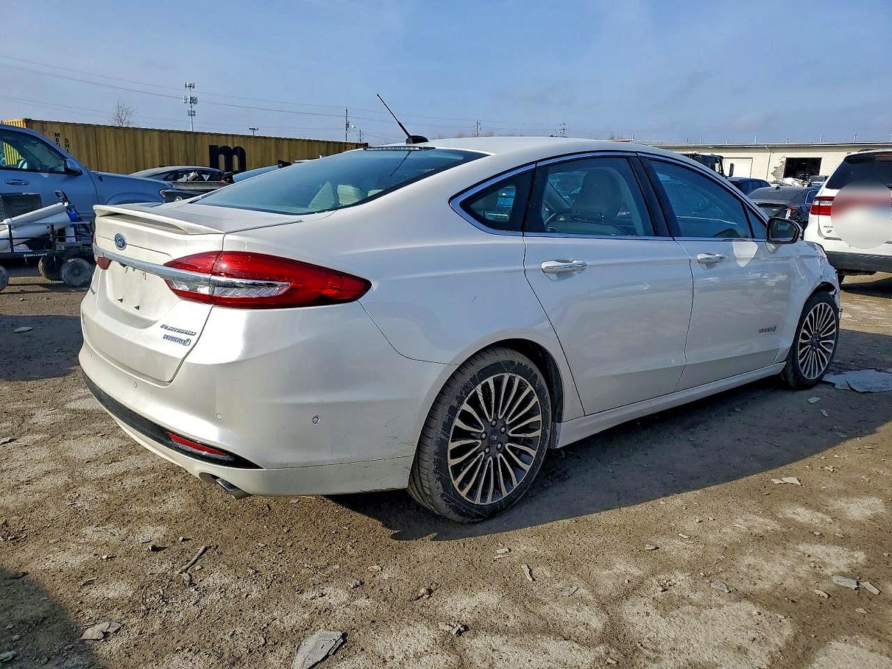 2018 FORD FUSION TITANIUM/PLATINUM HEV photo 3