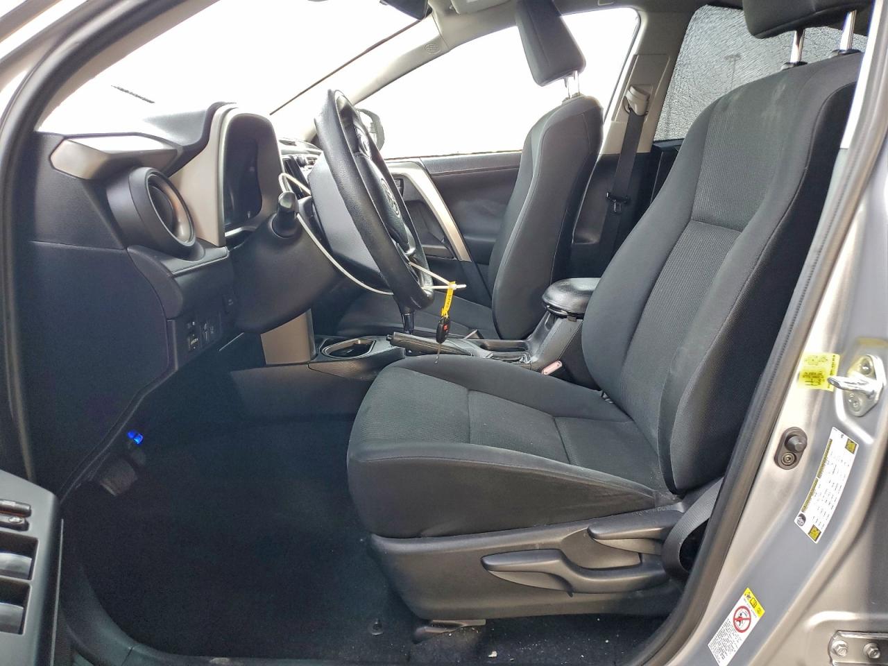 2017 TOYOTA RAV4 LE photo 7