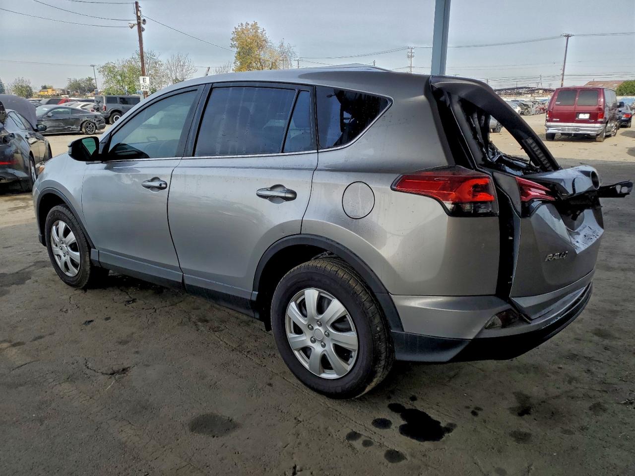 2017 TOYOTA RAV4 LE photo 2