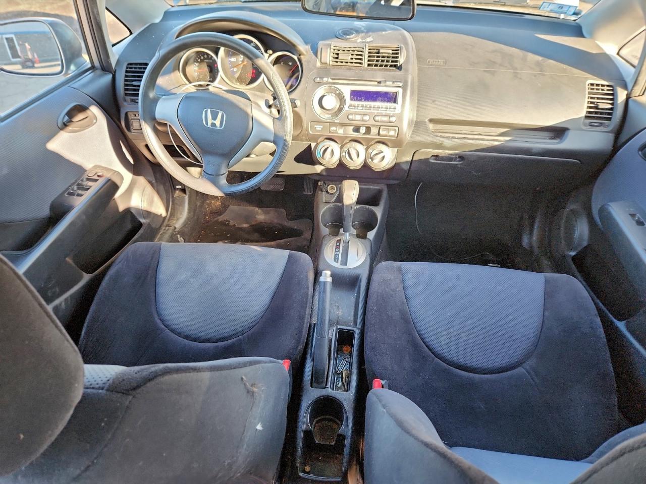 2008 HONDA FIT photo 8